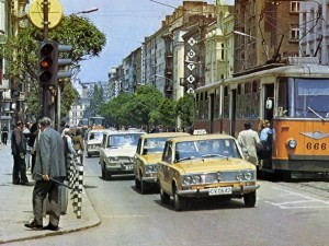 Спомени от соца: Половин литър мляко струваше 18 ст., билетът за автобус - 3 ст.!