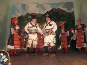 С песни и кръшни хора самоковци срещат пролетта