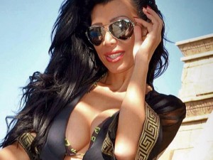 Катрин Вачева се пъне да пее