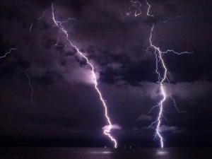 Мистериозна фигура предупреждава за бедствие