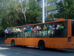 Нова мода! С автобус на бал! 