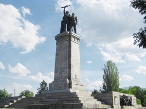Защо елитът не се поклони пред жертвите на войната
