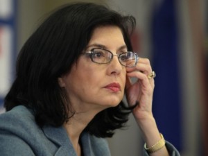 Кунева, училището не е концлагер
 