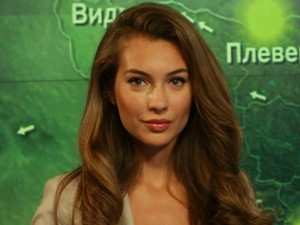 Никол Станкулова – свещена простота