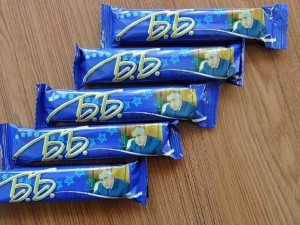 Хранят децата с вафли с лика на Бойко Борисов