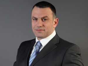 Отвлякоха щерката на Юксел – водещият във война с жена си Бонка