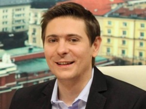 Виктор Николаев, спри да плещиш глупости!
