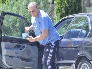 Краси Радков се поти като Веско Маринов