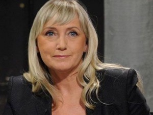 Елена Йончева забегна с бебето в Италия