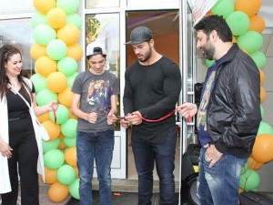 Фики откри собствена сладкарница