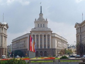 Депутатите ще коват законите под стъклен купол