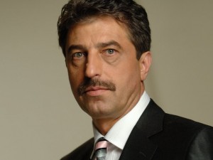 Спецпрокуратурата поема Цветан Василев, нищят го като тартор на престъпна група