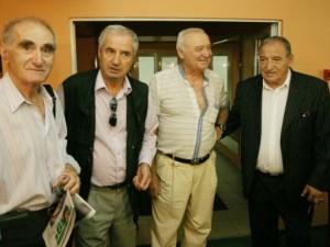 На „Армията” плащат на легендите