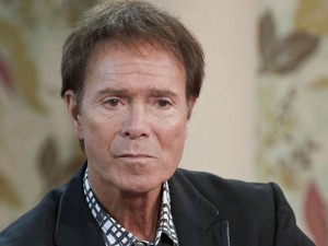 Легендарният певец Клиф Ричард ще съди британската полиция и Би Би Си