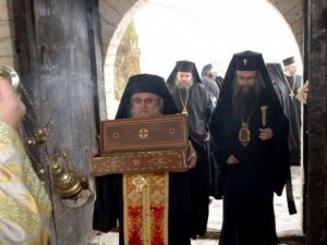Алчният дядо Николай лапна „Св. Кирик“