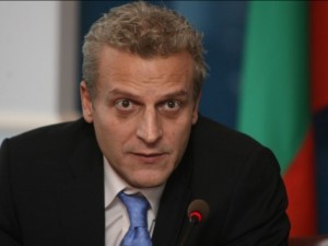 Искат оставката на Москов заради пръстовите отпечатъци