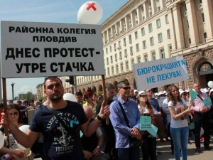Лекарите на бунт срещу министър Москов