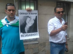 Търси се доброволец да изнасили прокурора
 