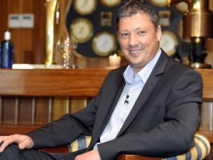 Любо Пенев сам за юбилея си