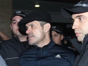 Брендо се скри в тайна къща-бункер
 