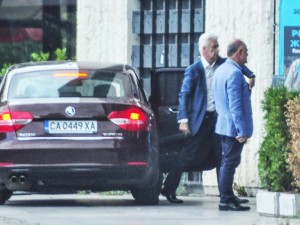 Волен подмина гнома Атанасов като уличен прошляк