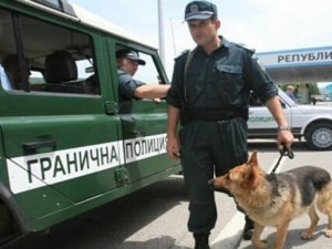 Граничари – аут заради чадър над каналджии

 
