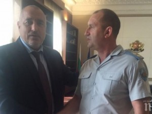 Има нещо гнило в номинацията на ген. Румен Радев. Поведението му не е атестация за воинска чест