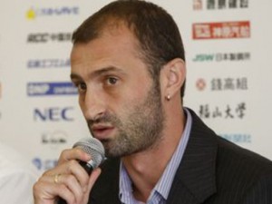 Коловати иска оставката на Петев
 