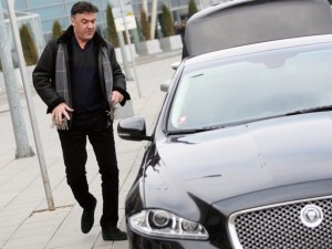 Боби Михайлов:
На стадиона ме псуват