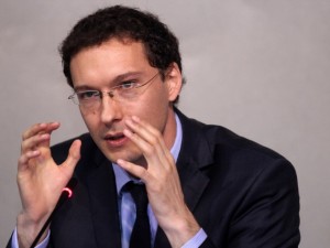 Министър Митов пак настъпи мотиката
 