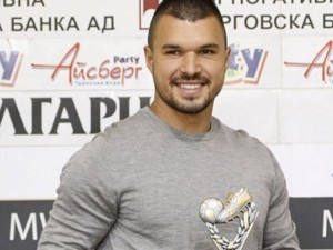 Божинов чака бой над „Звезда”