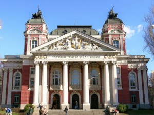 Психиатър е сред хората, които ще решават кои пиеси да се играят на сцената на Народния театър