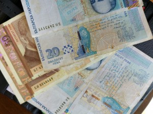 10-те най-лоши места за криене на пари вкъщи