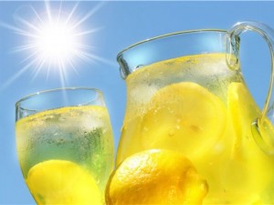 
5 причини да започнете деня с чаша вода с лимон