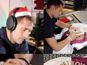 Стенли стана музикален Дядо Коледа