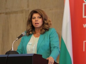 Илияна Йотова: Само Бойко Борисов дестабилизира страната