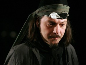 
Позлатяват името на Чочо

