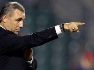 Камата бесен за емблемата