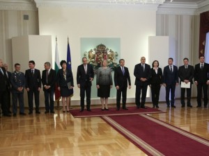 Борисов като Радан – хем управляващ, хем опозиция
 