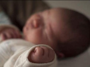 Оперират неродено, връщат го в утробата
 