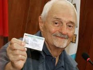 Режисьорът на "Рамбо" Тед Кочев гласува за БГ президент