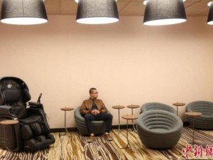 Китайски мол откри кът за изнервени мъже