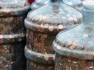 Мъж събира стотинки 40 години
