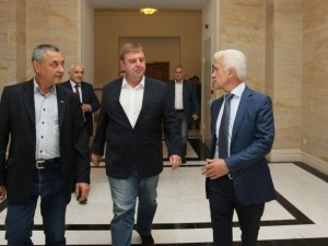 Патриотите като стриптийзьорки от Лъвов мост