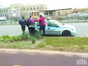 Изверг преби жена си с тръба
 