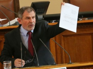 Пещернякът Методи, който дъни Бойко
 