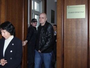 Народният фронт "Слави - Цацаров" поема България. Под взора на Мъдреца от Сараите