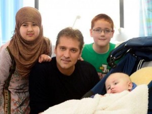 Стилиян Петров спасява детски живот с 300 хил. лв.
 