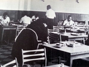Спомени от соца: Помните ли малебито и боб чорбата в заводския стол
 
