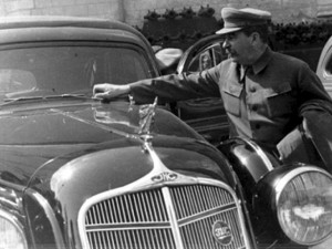 Вижте уникалната лимузина на Сталин